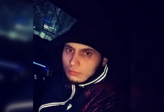Омская полиция ищет смуглого мужчину, подозреваемого в преступлении