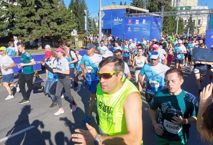 Во время марафона в Омске к медикам обратились 8 бегунов и два зрителя