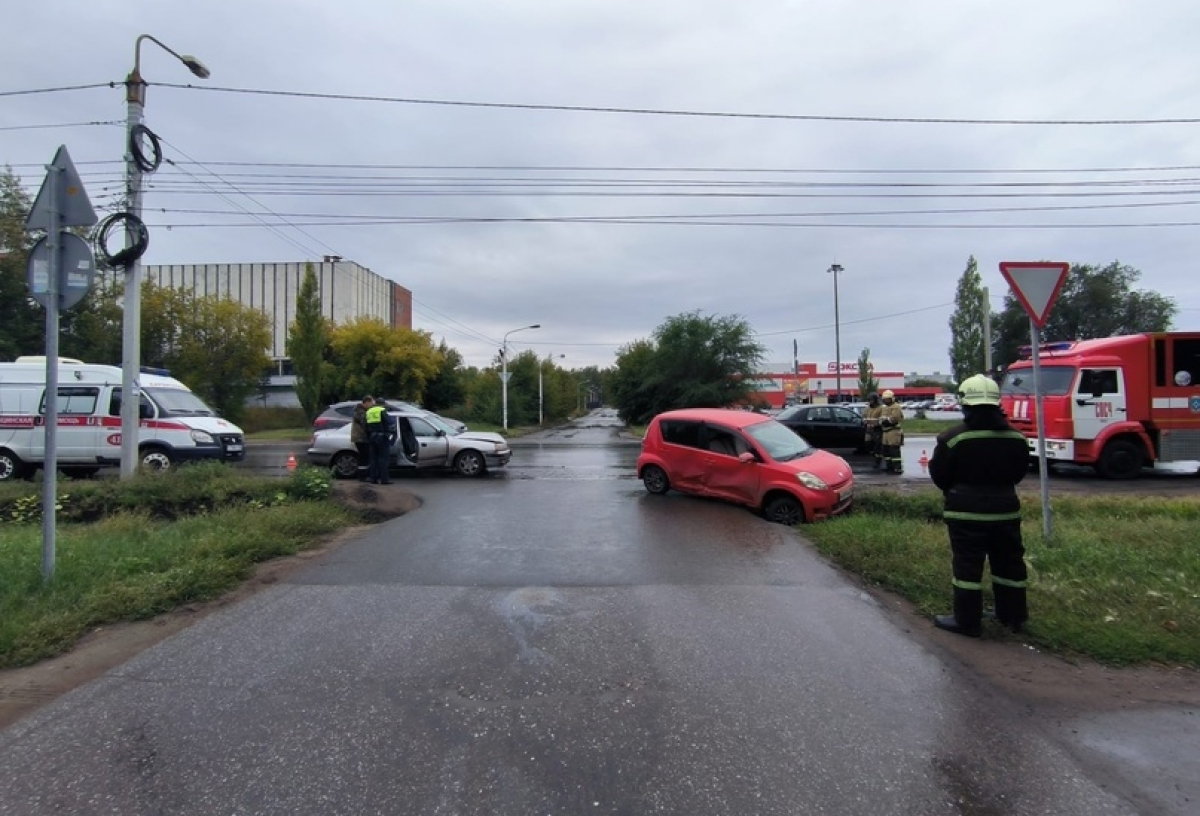 На Московке в Омске при столкновении иномарок пострадали три человека |  26.08.2023 | Омск - БезФормата