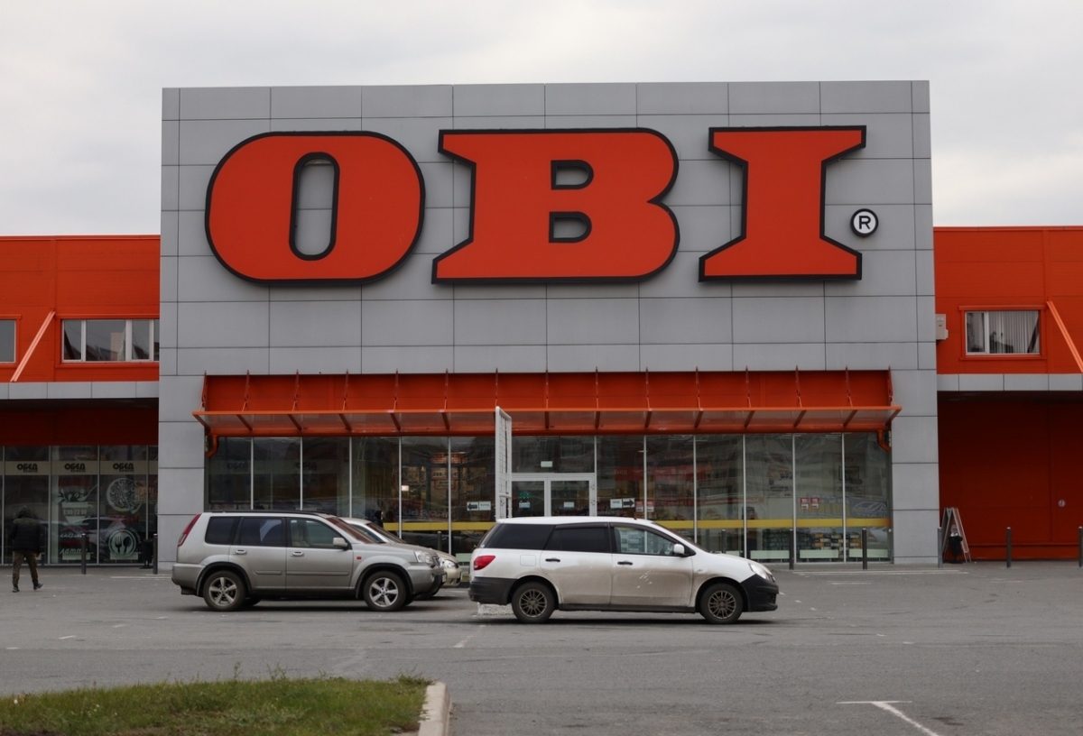 В Омске здание бывшего гипермаркета OBI арендовал магазин цифровой и бытовой техники DNS