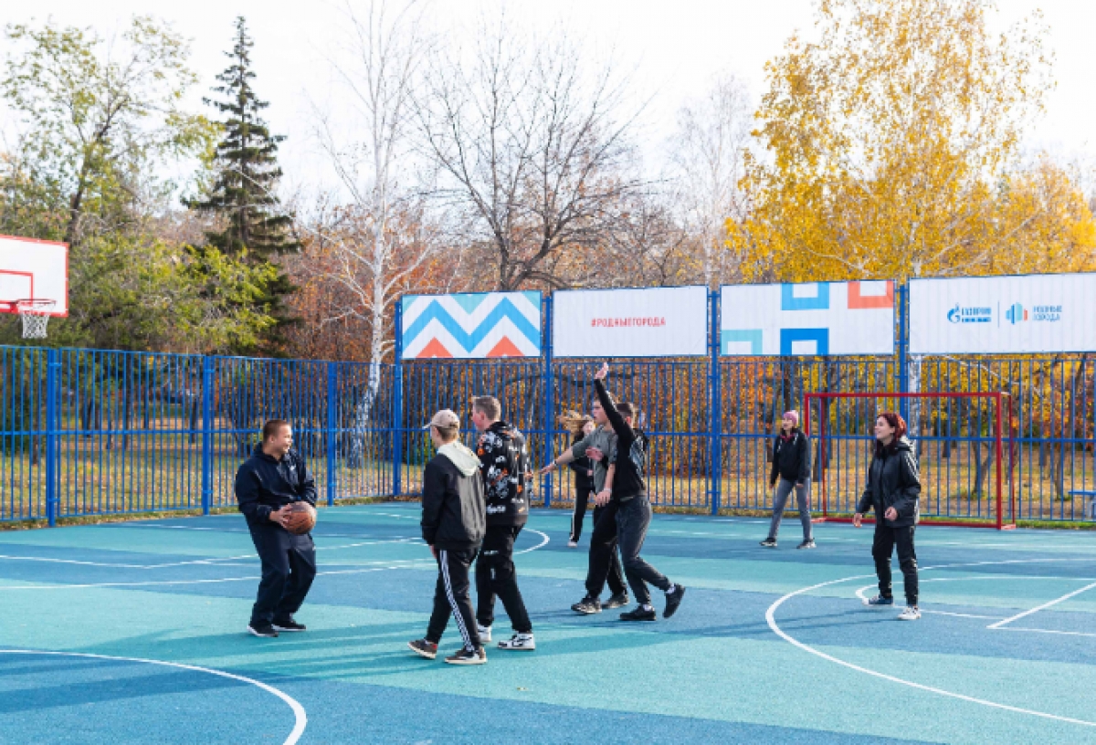 Омский НПЗ реконструировал спортивный городок в Советском парке