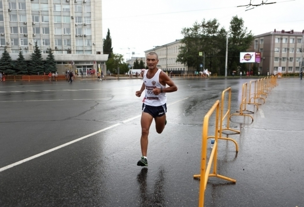 Дирекция спортмероприятий в Омске закупает металлодетекторы, выдерживающие сильную жару и проливной дождь