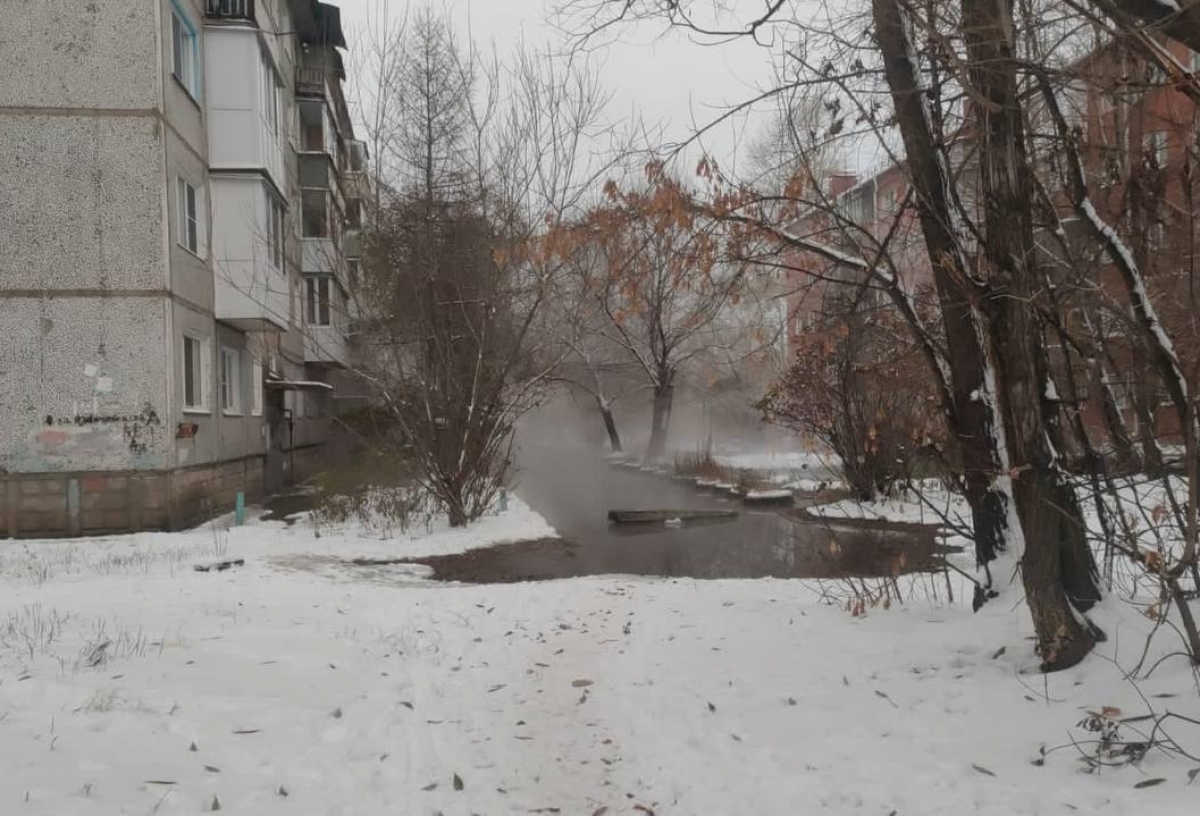 В Чкаловском поселке Омска 27 домов, в том числе сады и школа, больше суток без отопления (Обновлено)