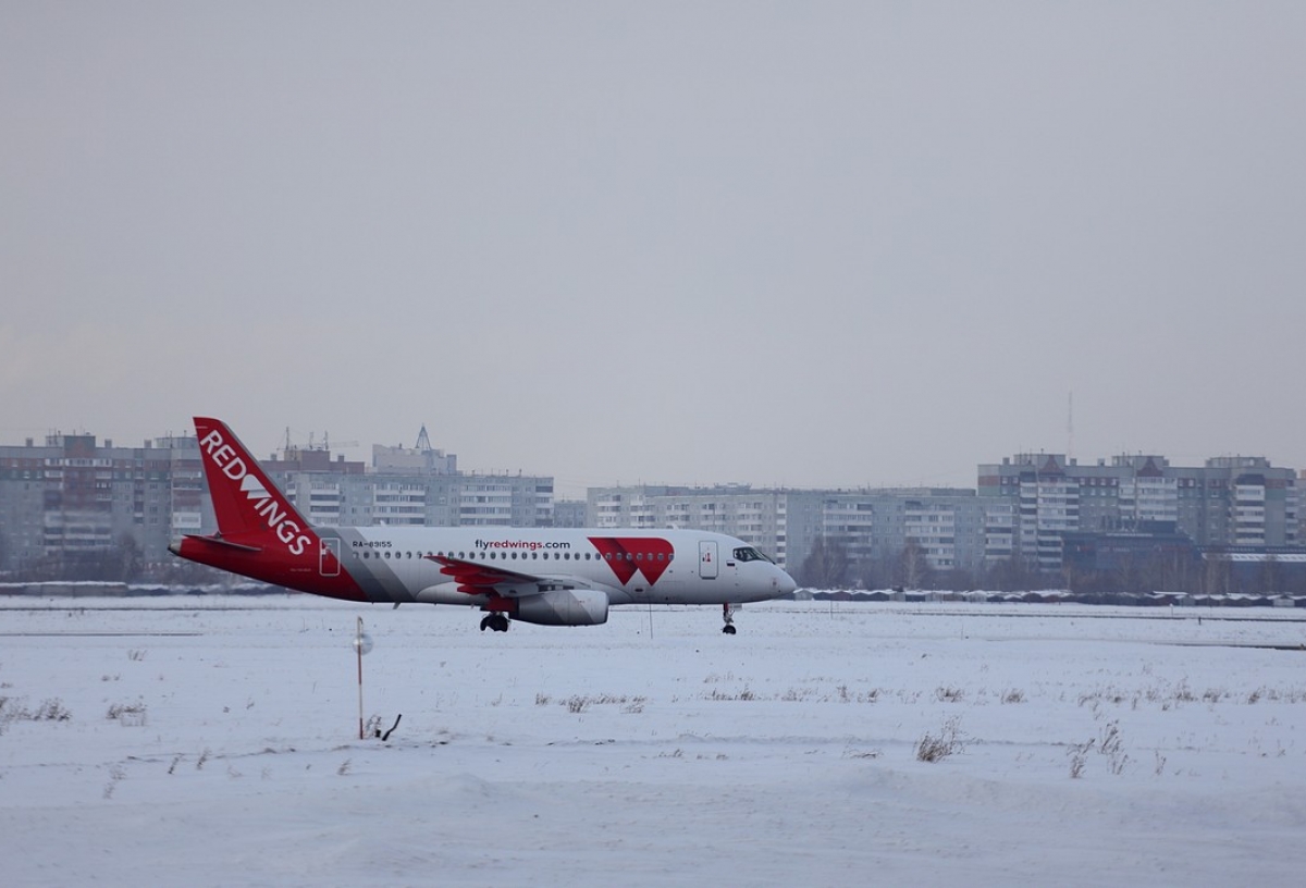 Самолету, летевшему в Омск, пришлось кружить над городом, вырабатывая топливо
