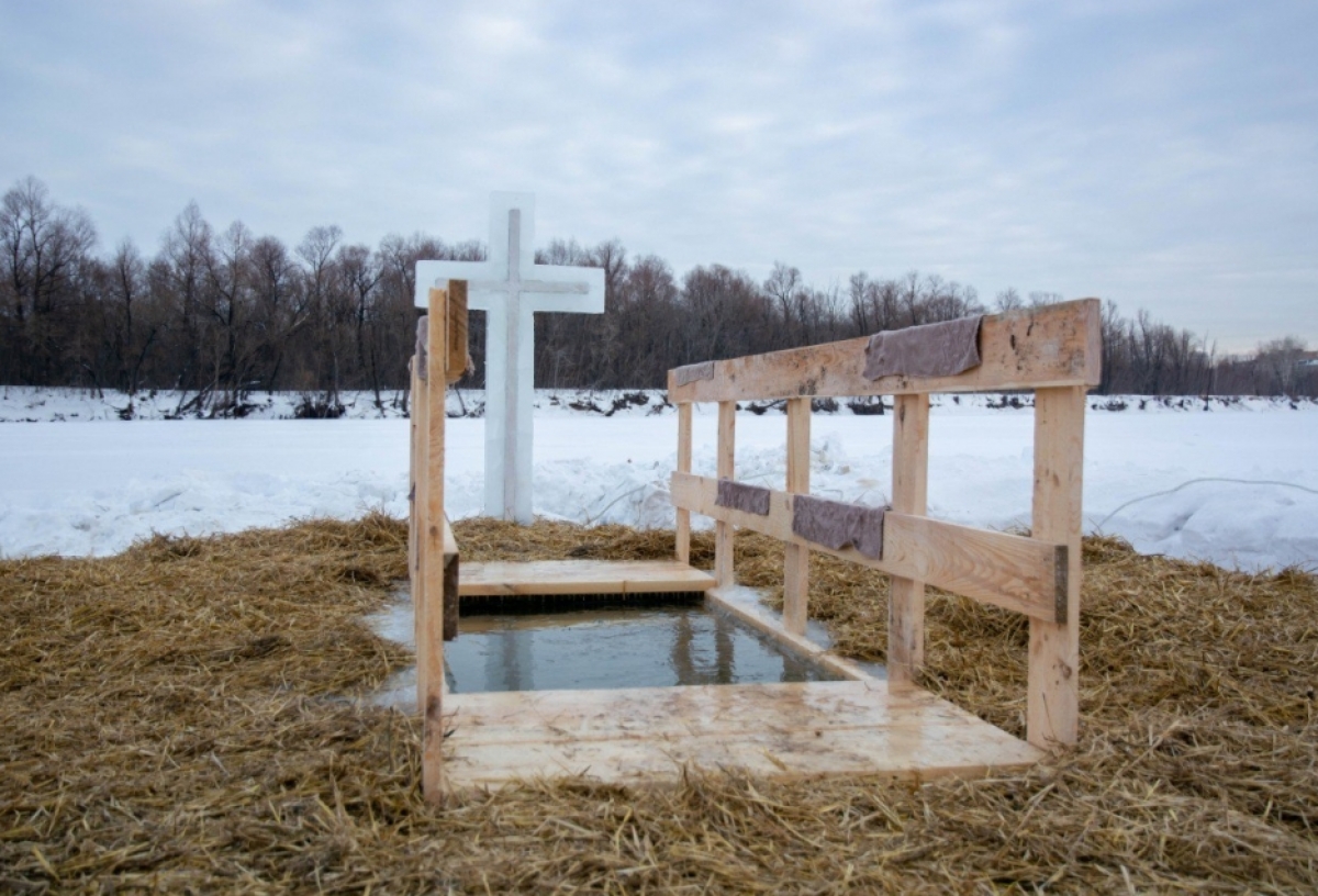 Из-за тонкого льда в Омской области не смогут открыть все купели к Крещению