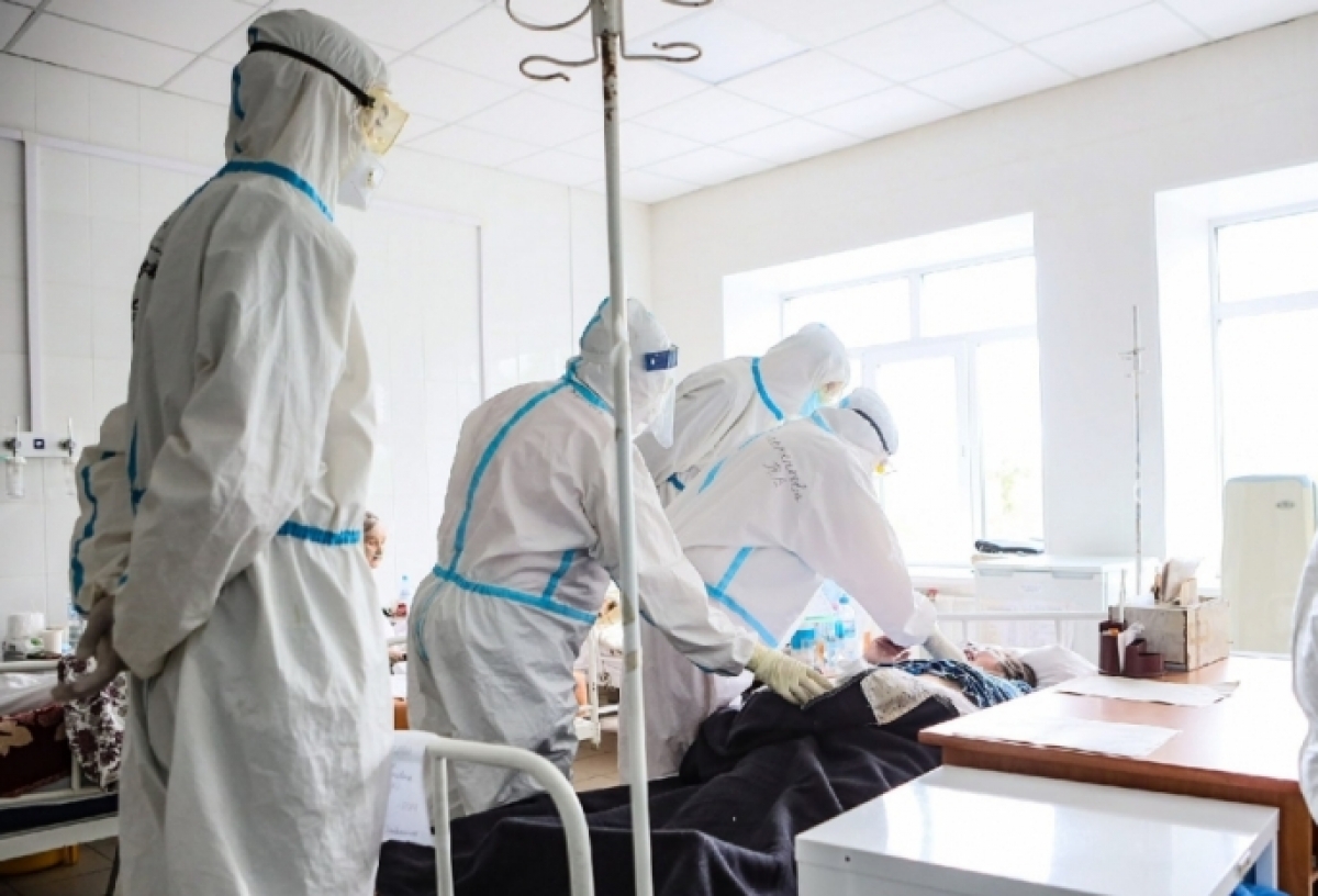 За первую неделю года от коронавируса умерли два жителя Омской области