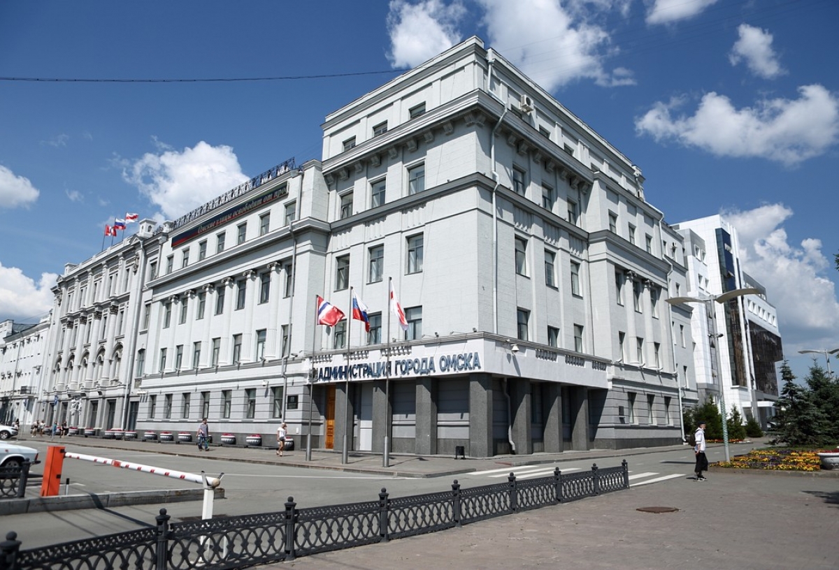 В мэрию Омска ищут главу депобразования на зарплату до 119 тысяч рублей