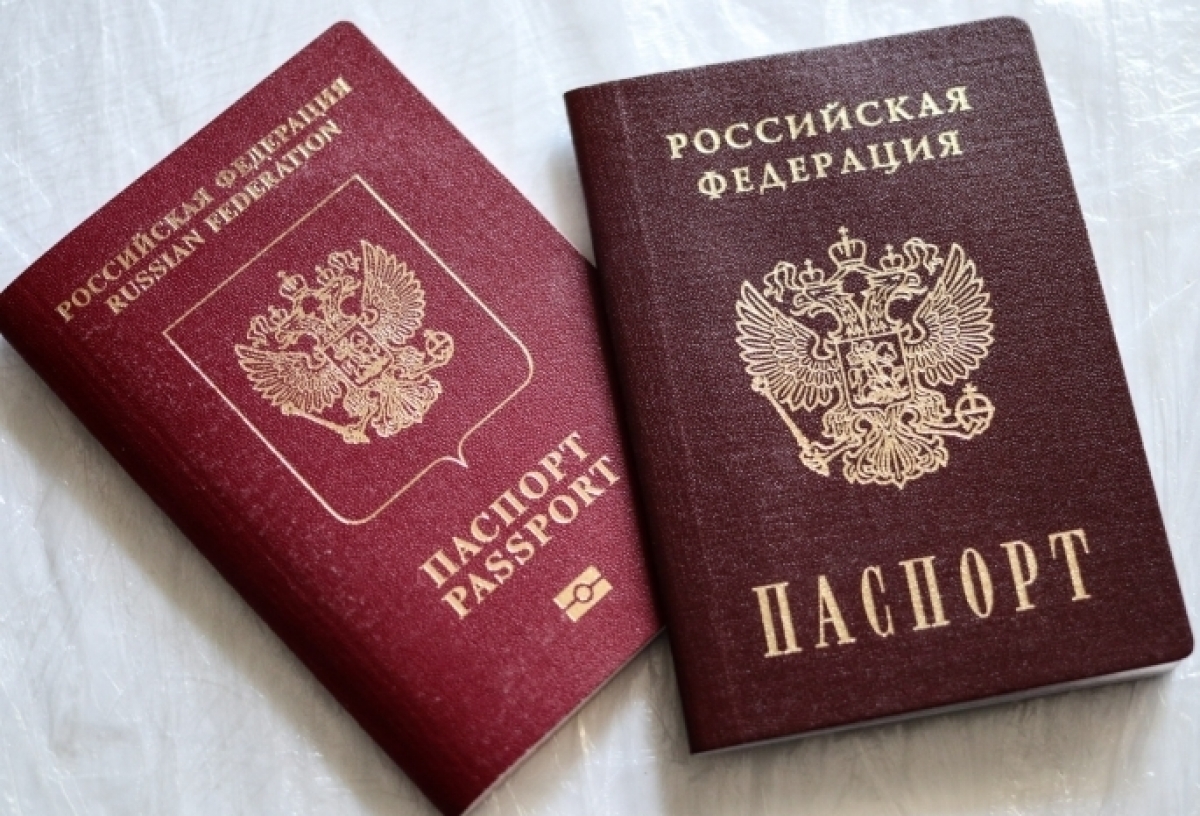 Российские туристы столкнулись с проблемами из-за некорректной печати в загранпаспортах — их разворачивают на границе