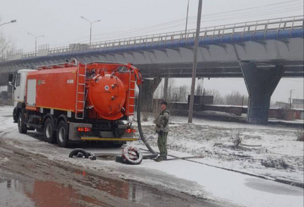 В мэрии Омска рассказали, на каких улицах провели откачку воды