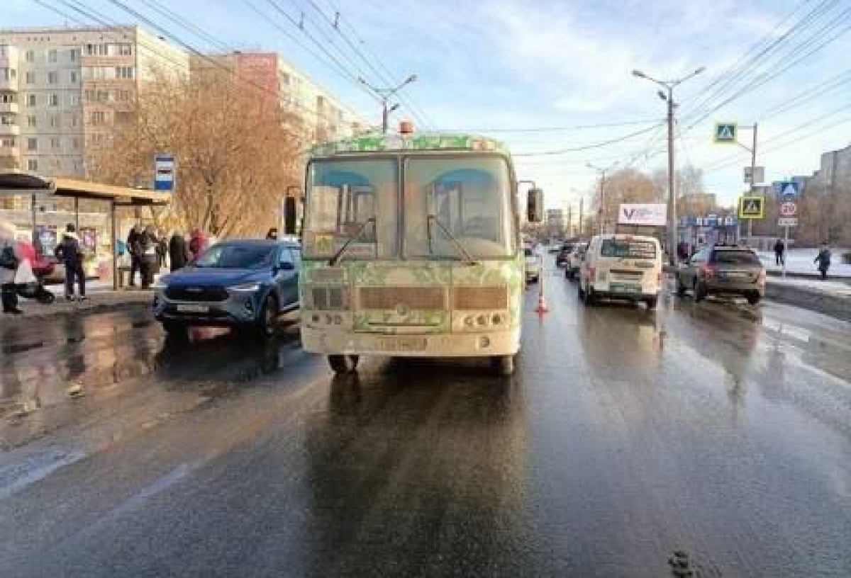 В Омске начинают судить водителя автобуса, который насмерть сбил женщину