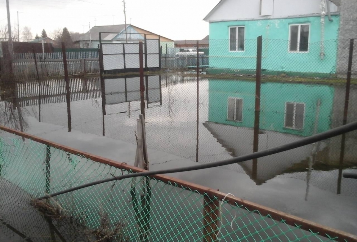 Гражданскому транспорту запретили въезд в затопленный Усть-Ишим
