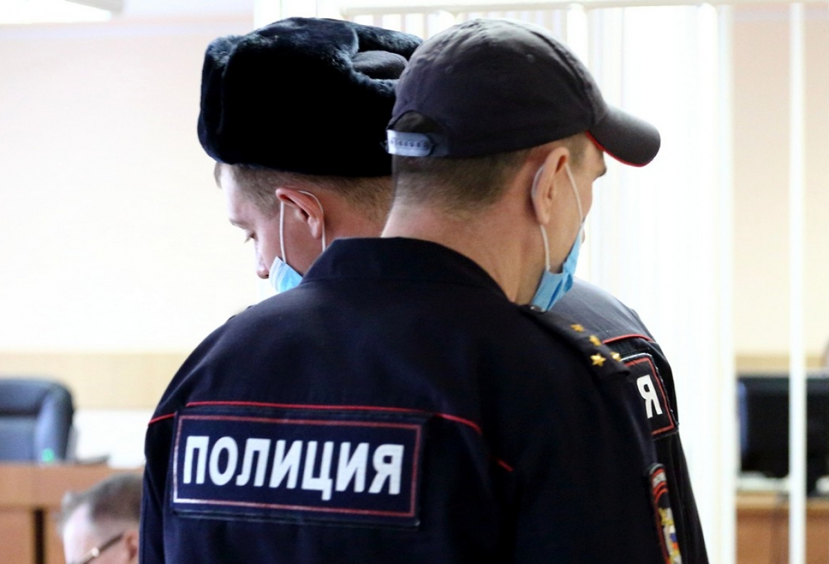 В Омске задержали владельца интим-салонов, которые работали под видом массажных