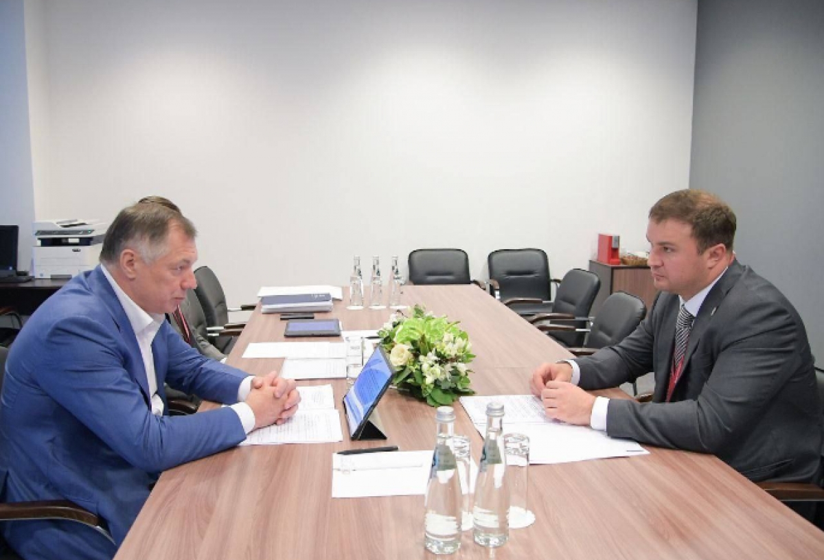 Омскому губернатору Хоценко удалось привлечь в регион инвестиций на 480 млрд рублей в рамках ПМЭФ-2024