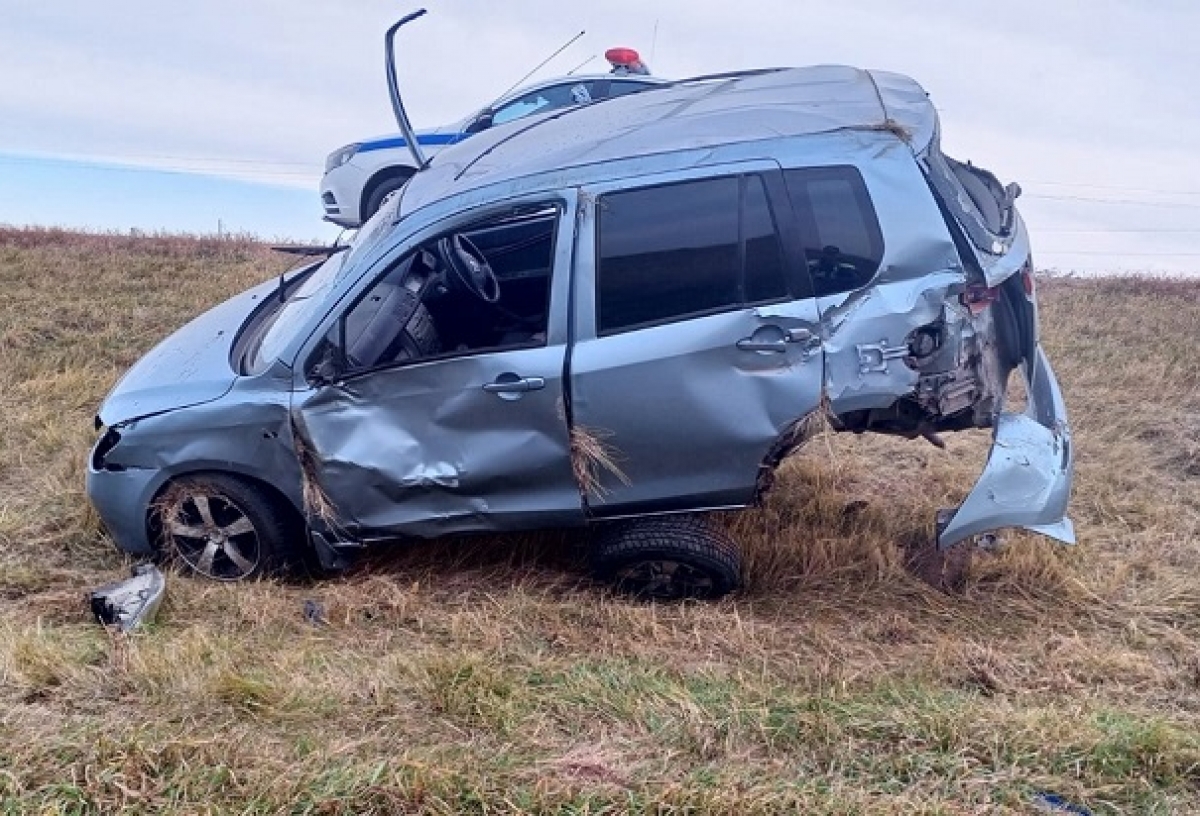 Водитель погиб в аварии на трассе в Омской области