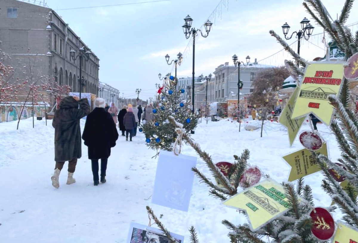 Сделать уборку и раздать долги: омичи назвали свои главные новогодние приметы