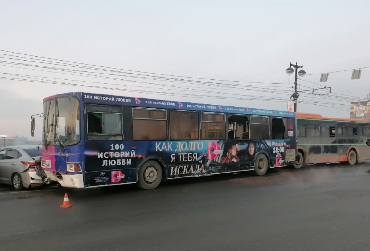 Количество пострадавших пассажиров автобусов в ДТП на Комсомольском мосту увеличилось до 11