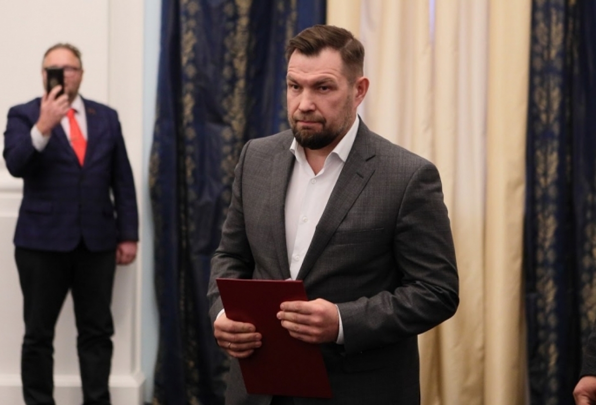 Вместо отправленного в СИЗО Жуковского омских эсеров вновь возглавил депутат Гуселетов