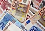 Официальный курс евро поднялся выше 62 рублей на фоне референдума в Греции