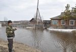 Жители омского поселка Северо-Любинский начали переезжать на стадион из-за паводка