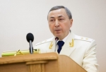 Прокурор Омской области Спиридонов заработал меньше, чем его подчиненная