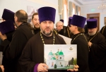 Омским священникам раздали календари с новым «полежаевским собором»