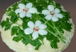 Что приготовить на обед: Салат с корейской морковью и грибами "Три цветка"