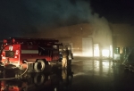 Крупный пожар на омском складе: 84 спасателя тушили огонь более четырех часов (Фото)