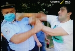 Против омича, ударившего полицейского во время «хабаровского митинга», возбудили уголовное дело