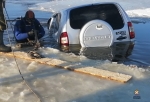 Водитель, провалившийся под лед на реке Оша, работал в омском лесхозе (Фото)