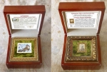 Мини-иконы, снежные барсы и панно «Омская область» — правительство закупает сувениры на 180 тысяч