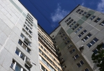 В Омске подросток разбился насмерть, упав с многоэтажки