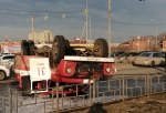 Момент аварии с переворотом пожарной машины в Омске попал на видео