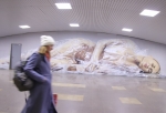 В омском метропереходе демонтировали выставку, которая неоднократно становилась жертвой вандалов