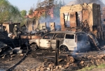 «Остались в одном нижнем белье» — омичи, пострадавшие в крупном пожаре, где сгорело три дома, просят о помощи