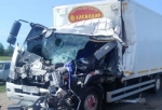 Под Омском водитель на грузовике «Хлебодара» разбился насмерть, врезавшись в стоящий КамАЗ
