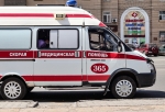 В Омске легковушка врезалась в мусоровоз на встречке — пострадали две женщины и ребенок