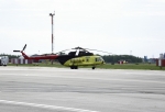Вертолет санавиации, летевший на помощь больным в Тевриз, совершил вынужденную посадку в омском аэропорту
