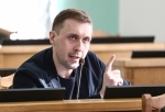Омский депутат Ивченко обозвал депутата Жукова «заикастой обезьяной», и ему за это ничего не будет