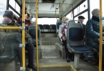 «Просто захотел» - кондуктор, закуривший в омском автобусе, написал объяснительную и уволился
