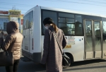 В Омске перед пешеходным переходом большегруз столкнулся с автобусом