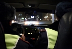 В Омске пьяный водитель заперся в своей машине, чтобы его не достали полицейские