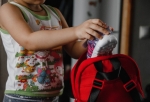 В Омске 28-летняя мать оставляла шестерых детей без еды и теплой одежды в холодном доме