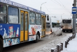 В праздники автобусов и троллейбусов в Омске станет меньше в два раза