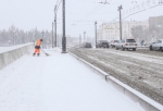 Для своевременной уборки снега с омских дорог мэрии не хватает «хотя бы» 15 КамАЗов