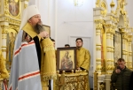 Нового митрополита Дионисия в аэропорту встречали омские чиновники
