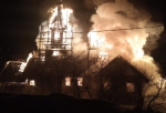 В омской Марьяновке сгорел храм, который строили более 10 лет на средства прихожан (видео, обновлено)