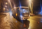 В Омске автобус с пассажирами сбил женщину на переходе