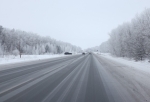 В Омской области запретили движение фур, автобусов и маршруток на всех трассах из‑за непогоды
