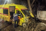 В Омске произошло жесткое ДТП с машиной скорой помощи: пострадал фельдшер