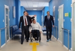 Сенатор Дмитрий Перминов и паралимпийский чемпион Александр Кузюков посетили омский Центр высокотехнологичного протезирования